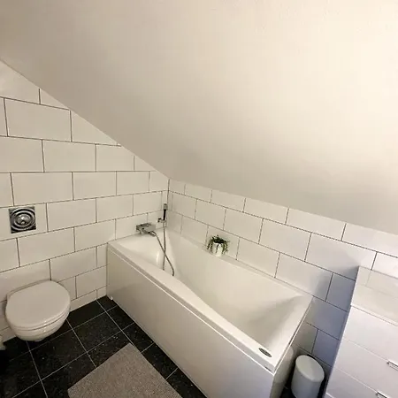 - 2 Bedrooms - 2 Bathrooms - Balcony - Parking - Close To Ons *