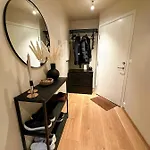 Apartment Central - 2 Bedrooms - 2 Bathrooms - Balcony - Parking - Close To Ons *